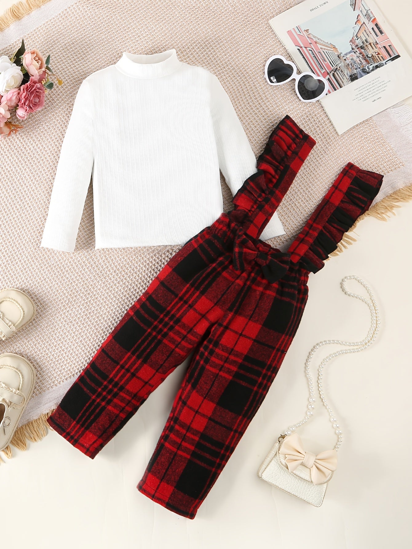 Chic Two-Piece Set Featuring A Comfy And Cute Overall