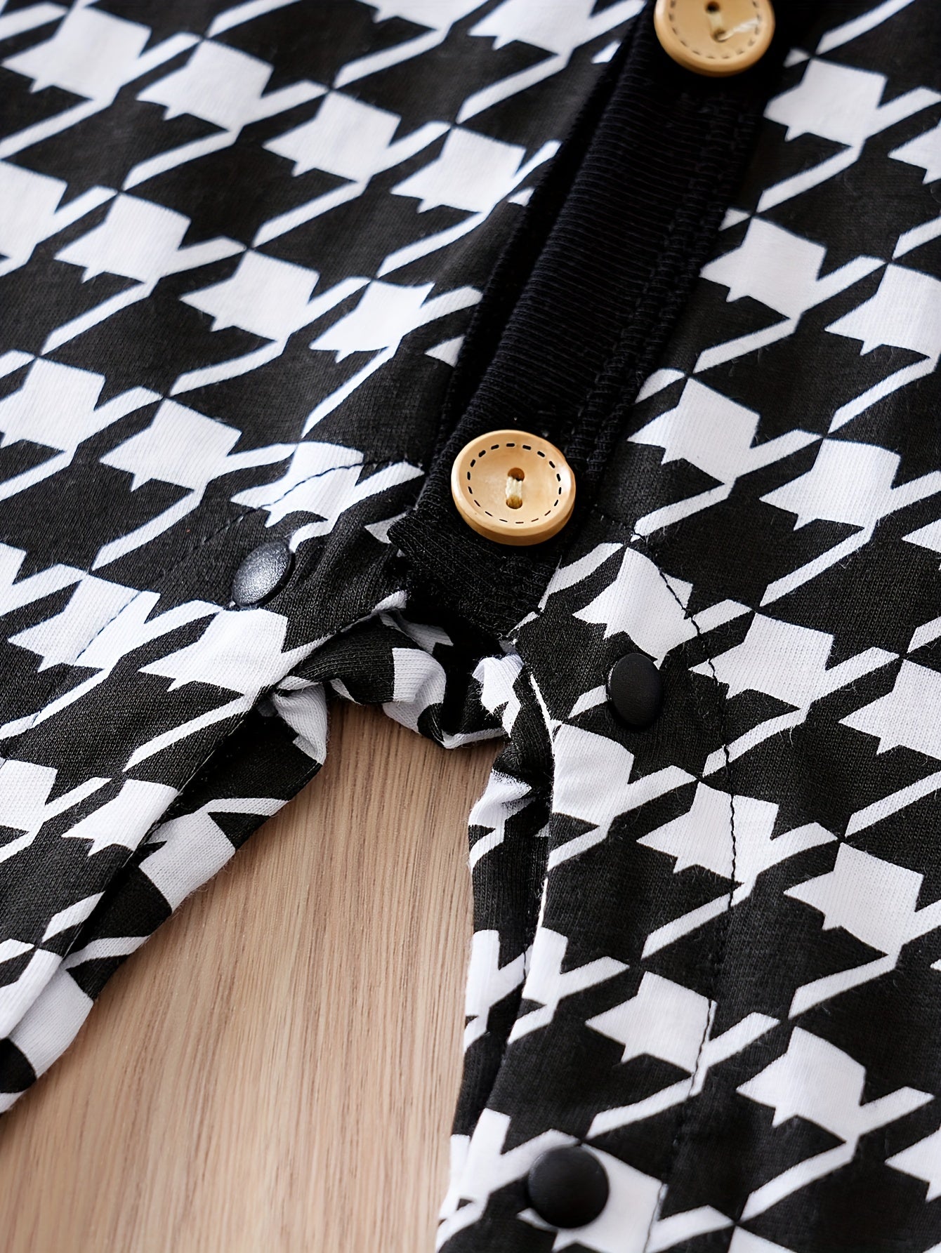 Chic Houndstooth Romper for Effortless Stylish Comfort - BabyHaven