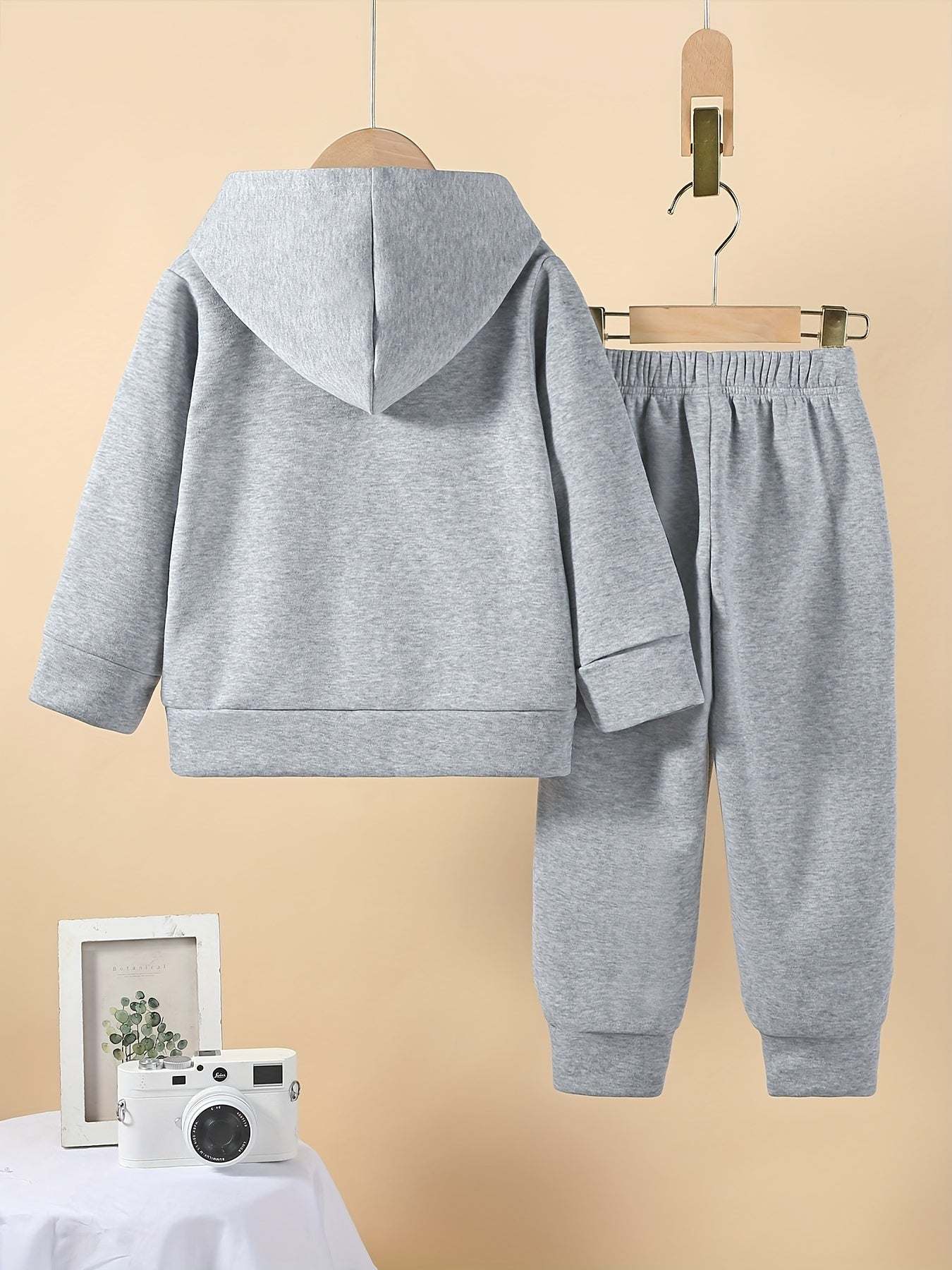 Stylish Boys' Milano Set - Modern Gray Hoodie and Sweatpants Duo for Kids