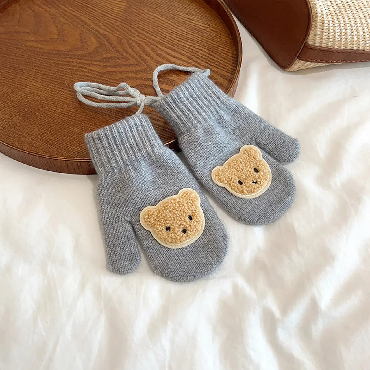 Winter Warm Knitted Baby Gloves Cute Cartoon Bear Boys Girls Full Finger Mittens With Ropes Outdoor Windproof Kids Mittens