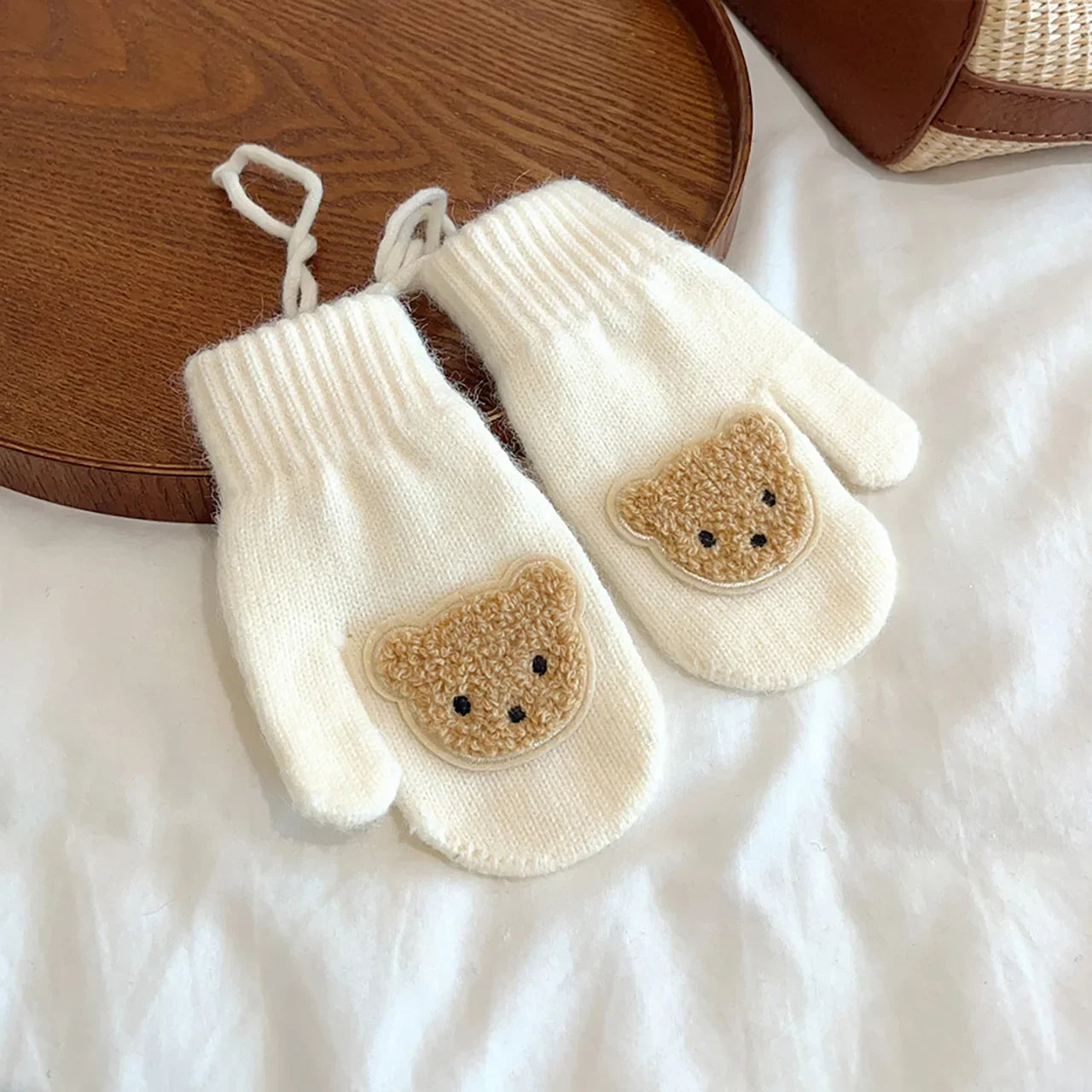 Winter Warm Knitted Baby Gloves Cute Cartoon Bear Boys Girls Full Finger Mittens With Ropes Outdoor Windproof Kids Mittens
