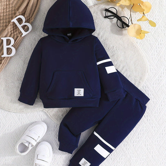 Stylish 2-Piece Set Featuring Hooded Sweatshirt And Pants