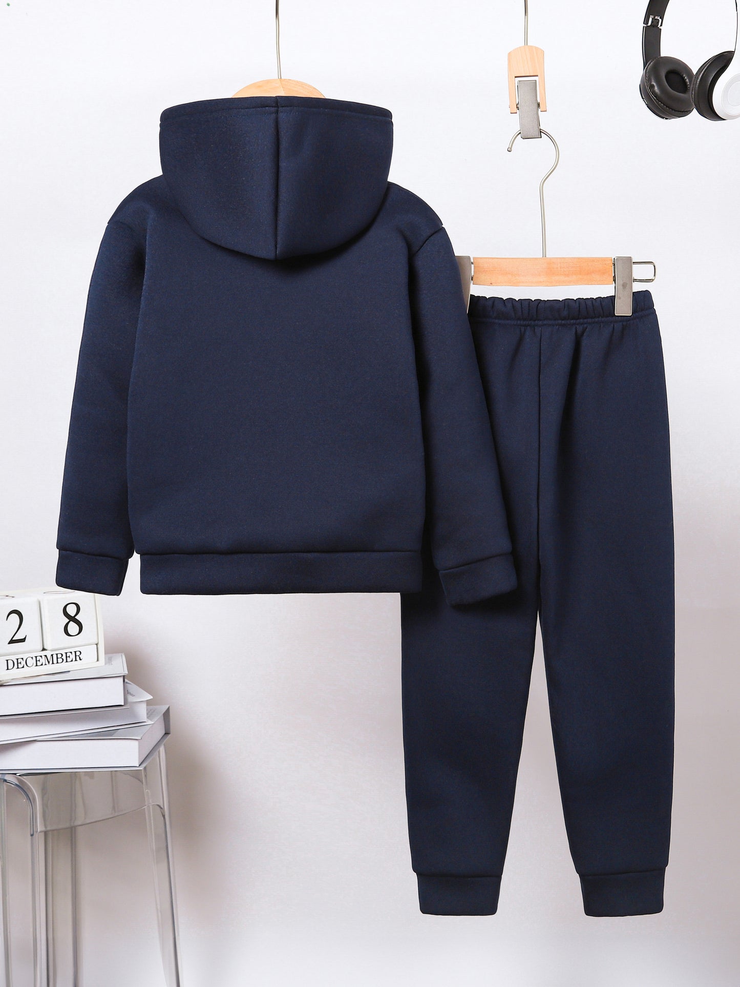 Cozy Bear-Themed Boys' Hoodie & Joggers Set for Fall