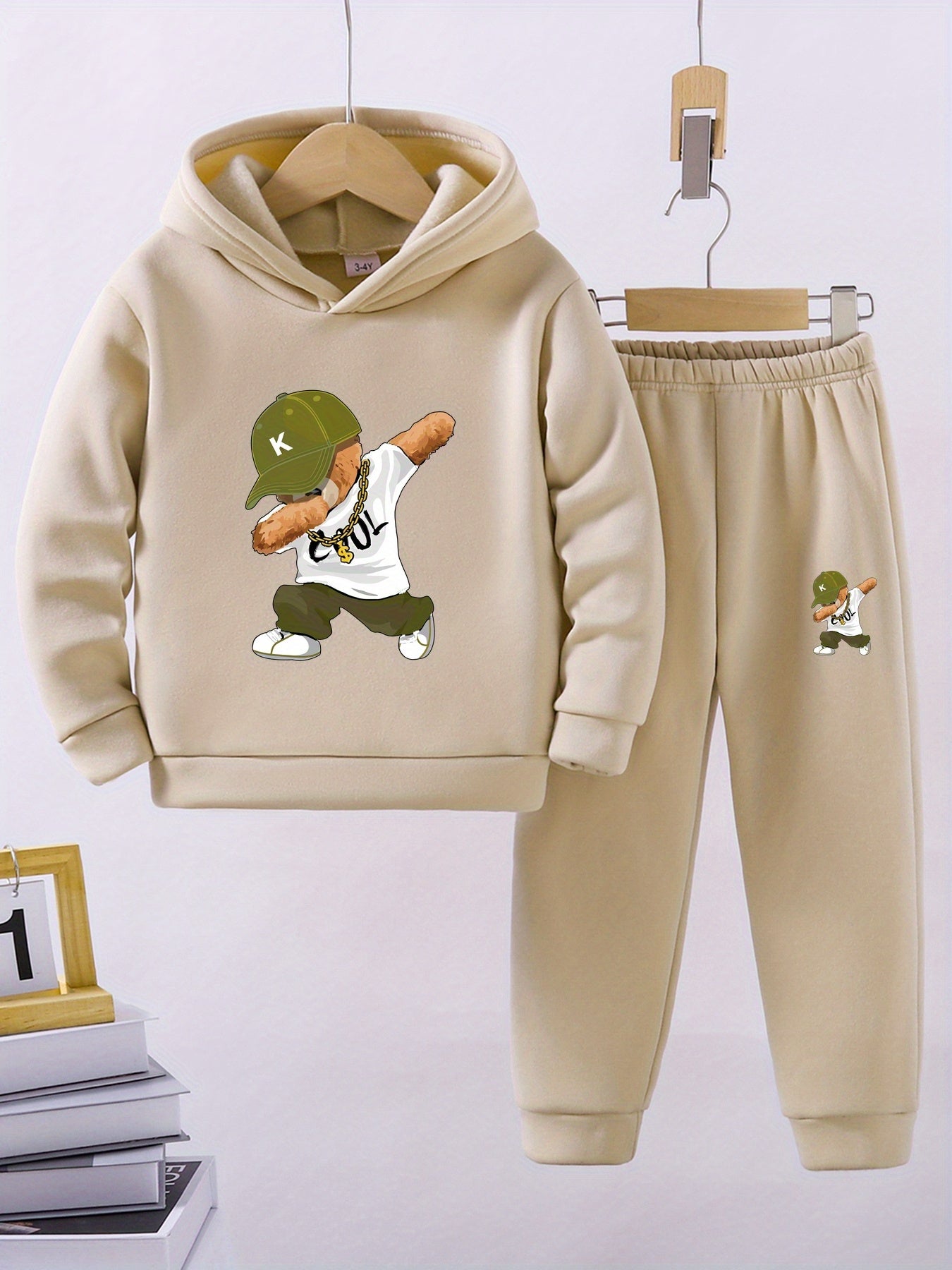 Cozy Bear-Themed Boys' Hoodie & Joggers Set for Fall