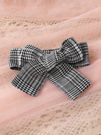 Chic And Playful 3-Piece Girls Set With Striped Bow Outfit