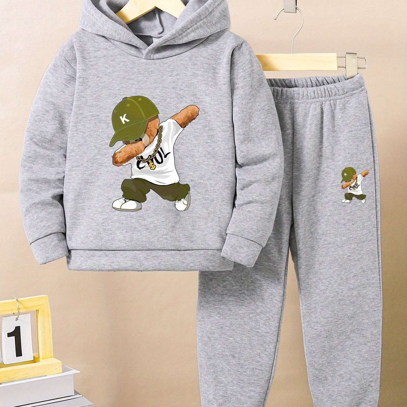 Cozy Bear-Themed Boys' Hoodie & Joggers Set for Fall