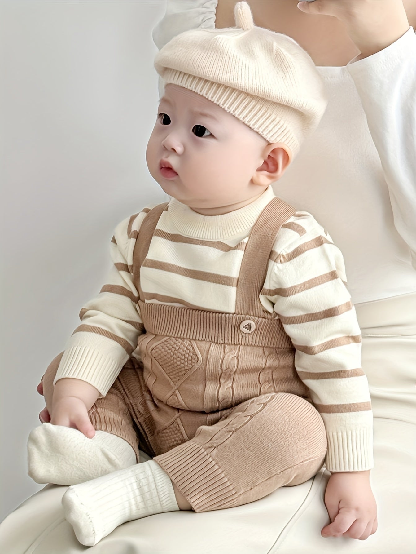 Effortlessly Stylish 3-Piece Set With Overall And Beret