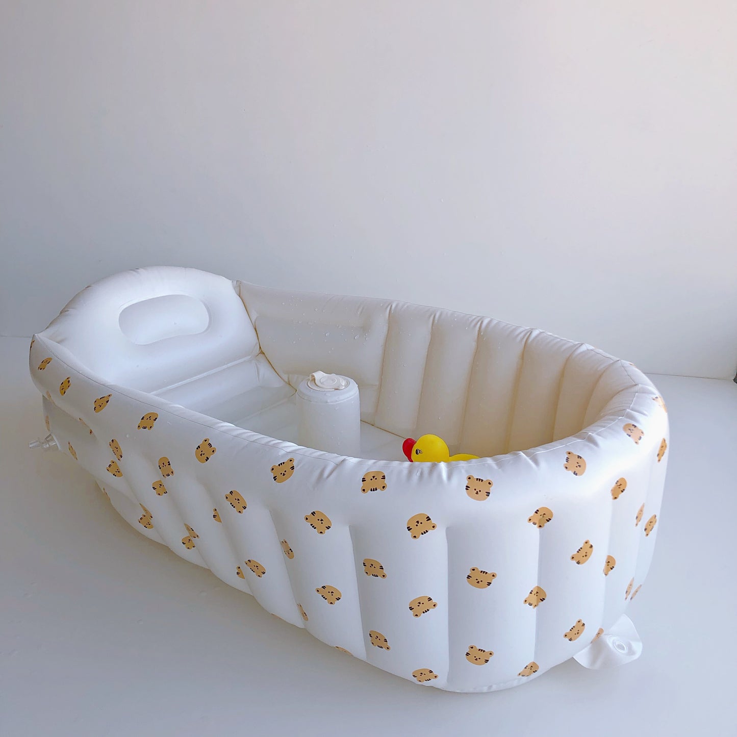 Cute Cartoon Pattern Inflatable Bathtub for Kids Fun - BabyHaven