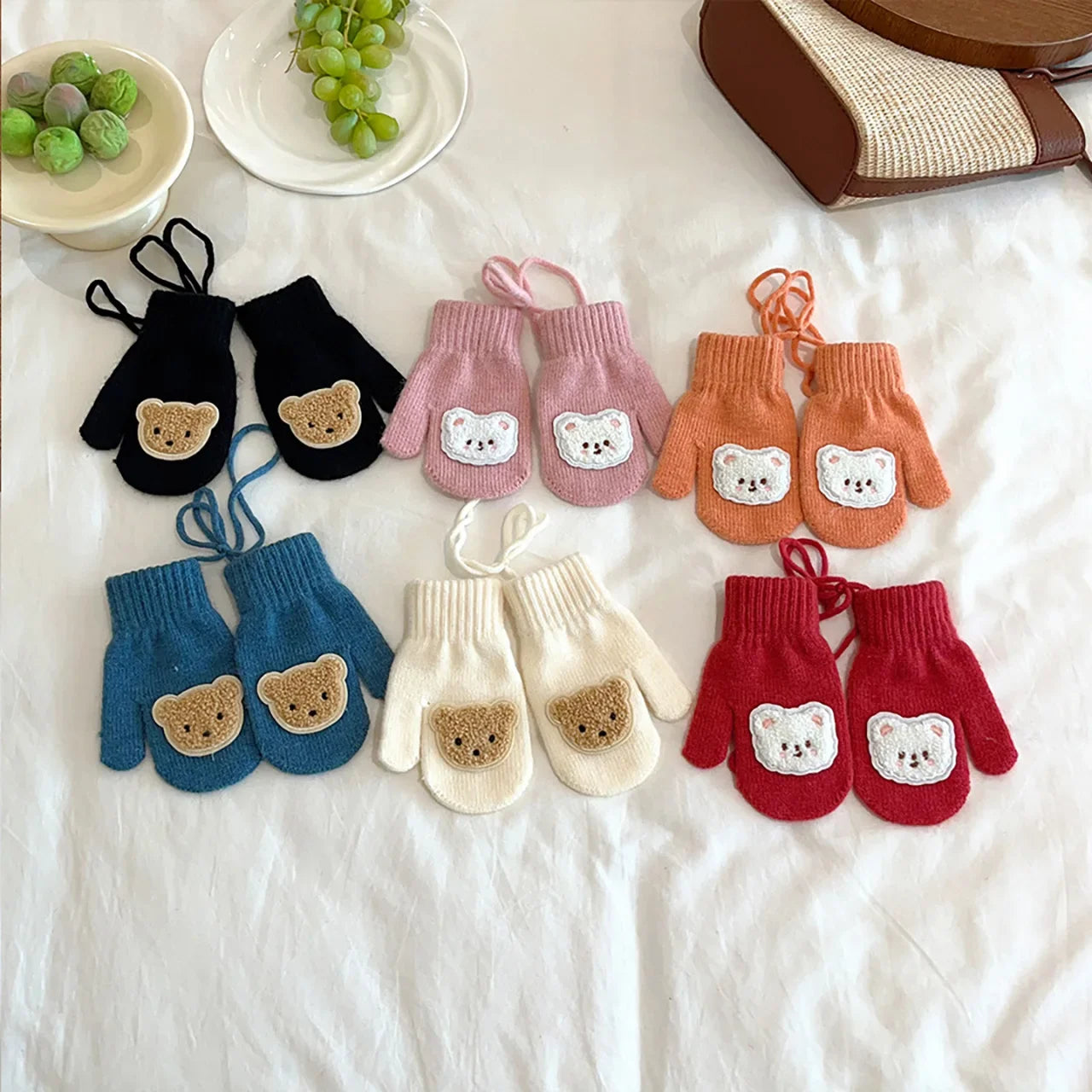 Winter Warm Knitted Baby Gloves Cute Cartoon Bear Boys Girls Full Finger Mittens With Ropes Outdoor Windproof Kids Mittens