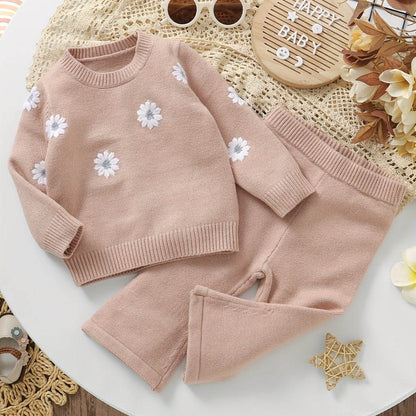 Cute kids' floral print pants and top set with long sleeves and crew neck, perfect for comfort and style.