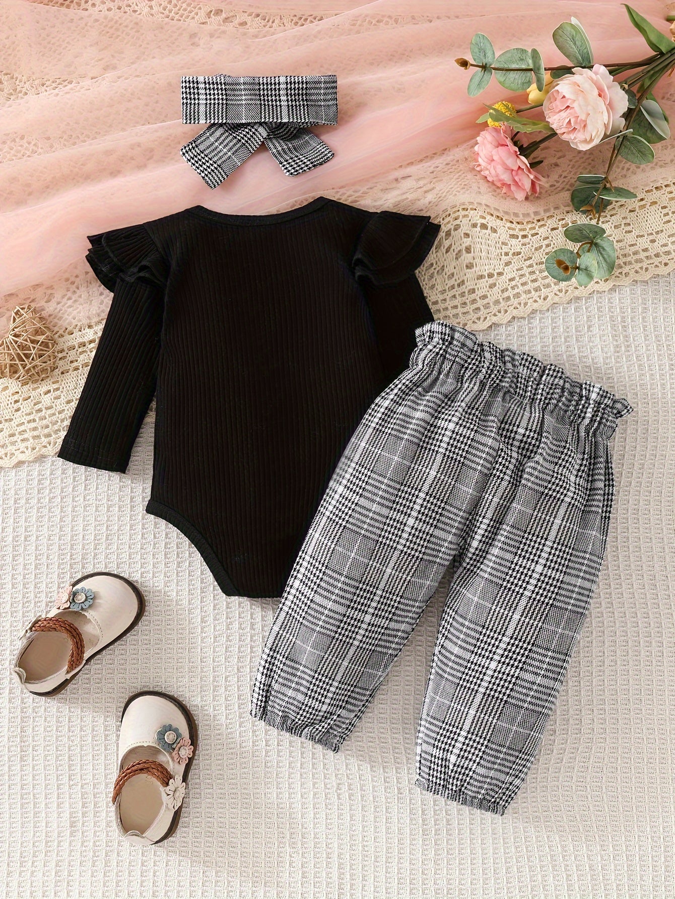 Chic And Playful 3-Piece Girls Set With Striped Bow Outfit